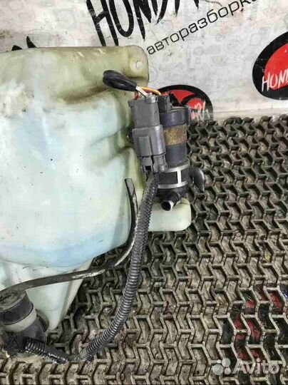 Насос (моторчик) омывателя фар Honda Accord