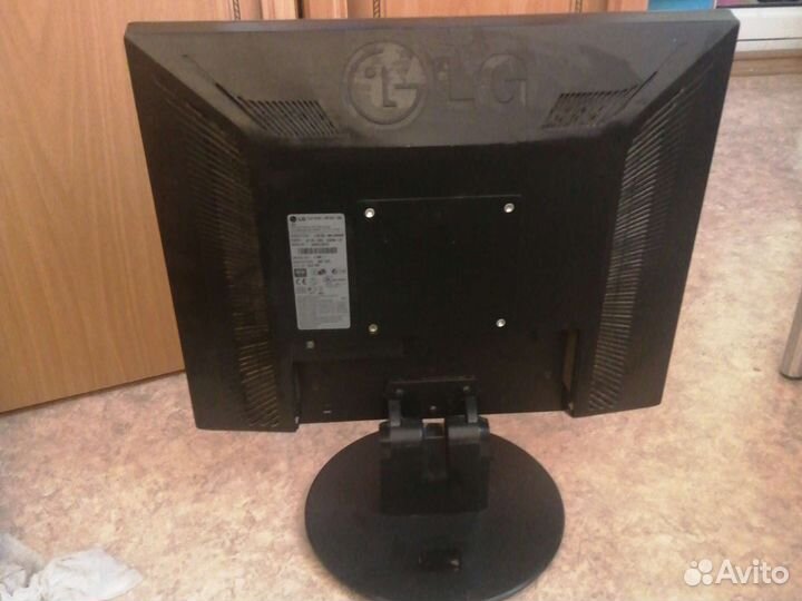 Монитор LG