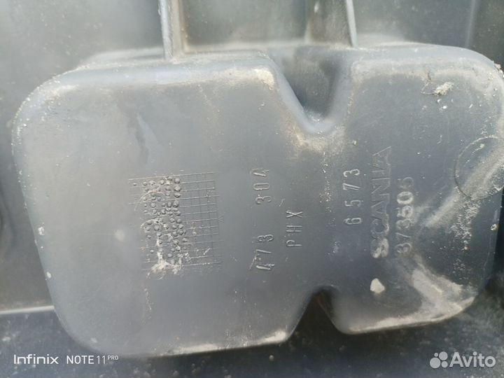 Консоль между сиденьями Scania 113 1994 г