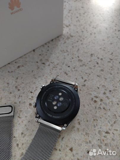 Смарт часы huawei watch gt 42mm