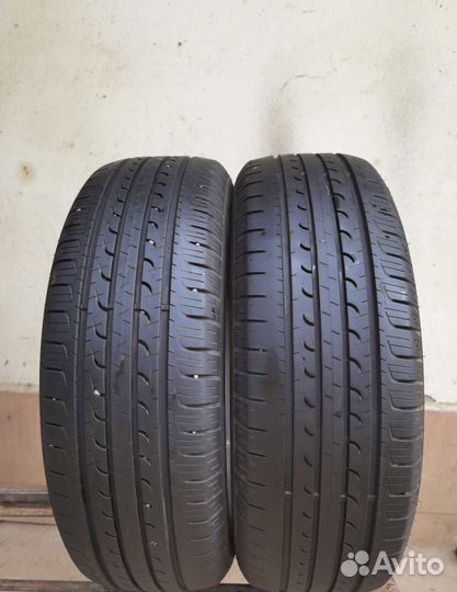 Goodyear EfficientGrip SUV 4x4 215/60 R17 96H