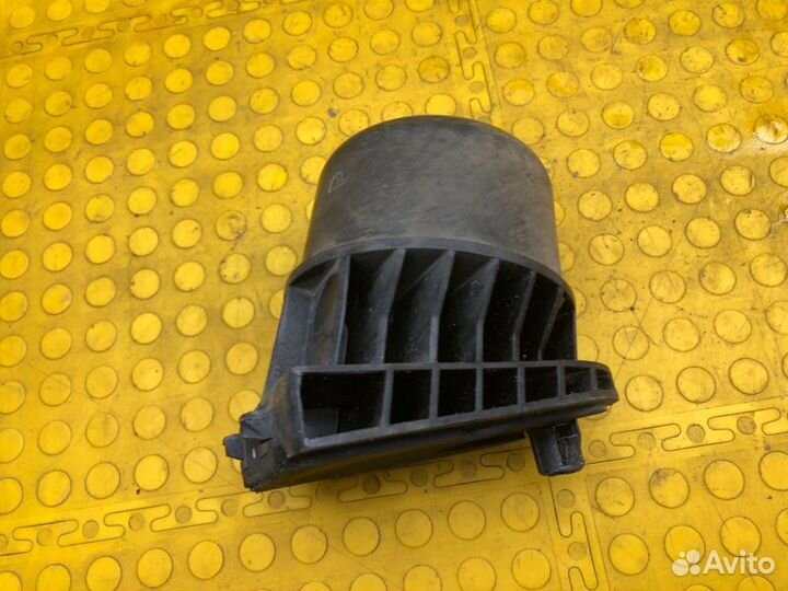 Отбойник задний Peugeot Traveller combi L3 H1