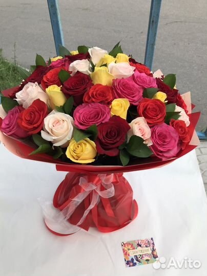 Доставка цветов, фруктовых и подарочных корзин