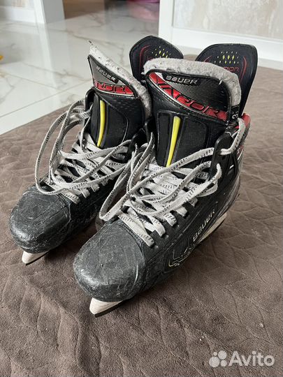 Коньки хоккейные профессиональные юниорские