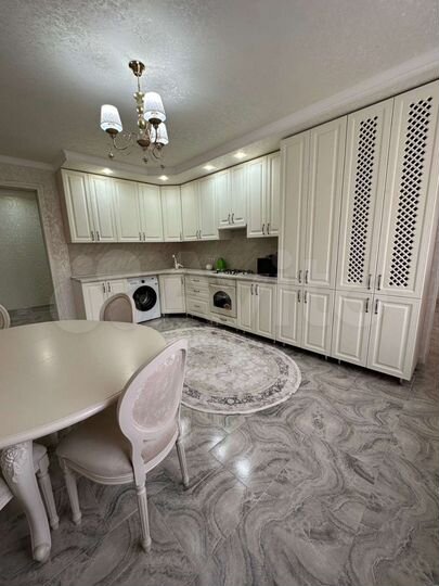 2-к. квартира, 80 м², 5/8 эт.