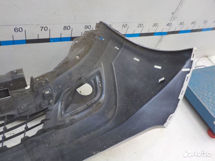 Бампер передний на Renault Sandero 620220494R