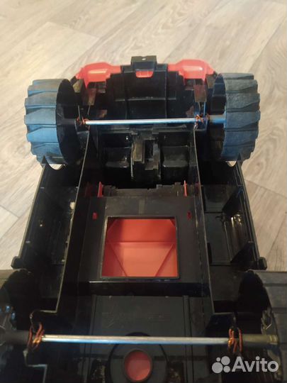 Игрушечные машины мусоровоз и бензовоз