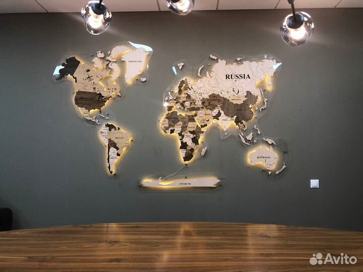 Деревянная карта мира