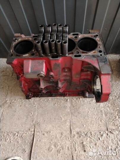 Блок двигателя каминс 2.8
