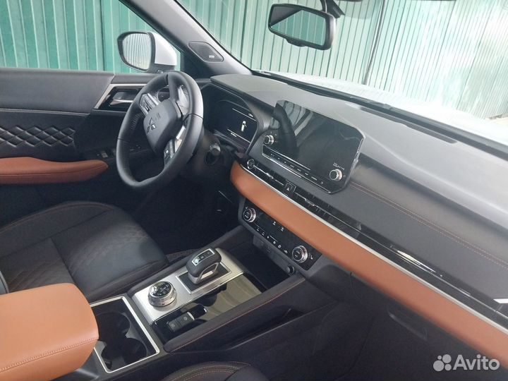 Mitsubishi Outlander 2.5 CVT, 2022, 1 050 км