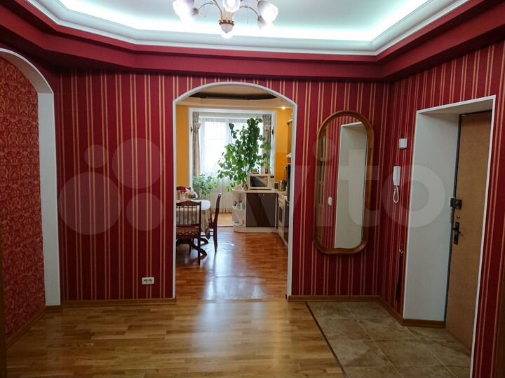 2-к. квартира, 92 м², 2/4 эт.