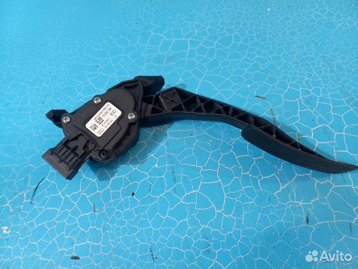 Педаль газа Opel Astra J P10 A14XER 2011