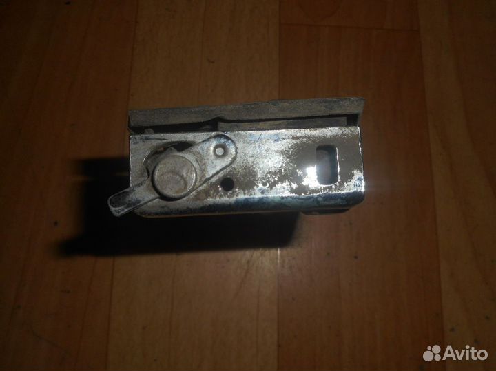 Замок двери задней левой Audi 90 (B3) (1986-1991)