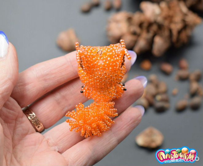 Белка брелок из бисера