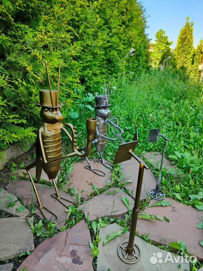 Садовая фигура Кузнечик