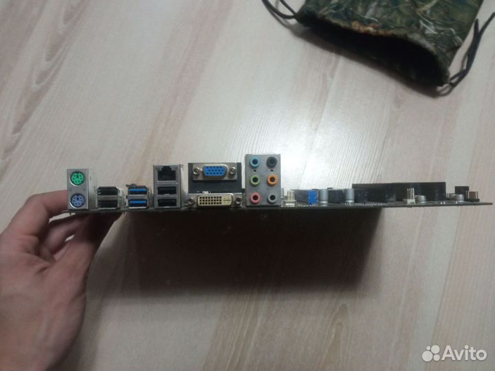 Материнская плата