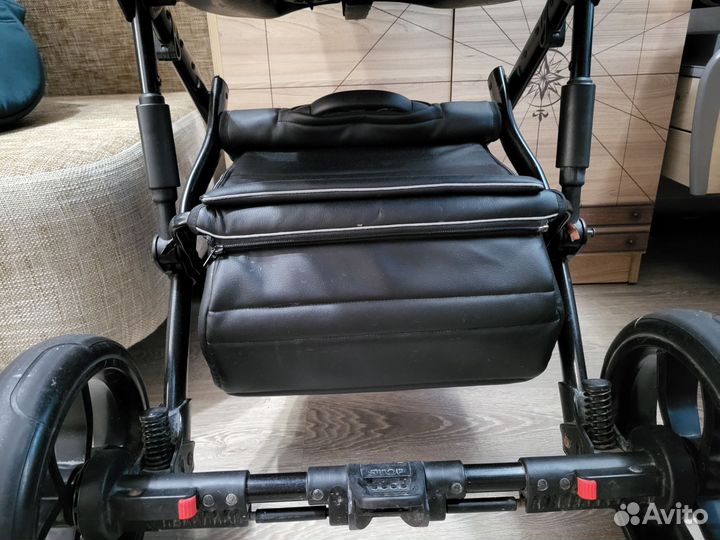 Детская коляска 3 в 1