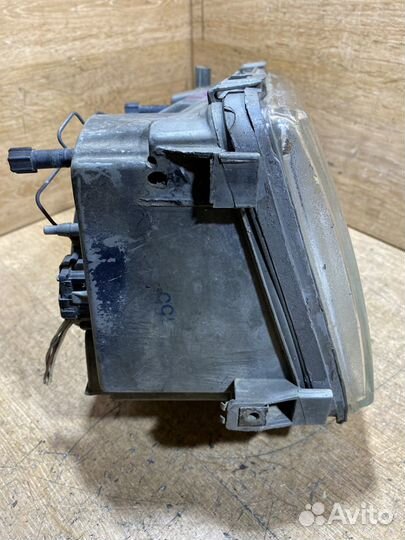 Фара передняя правая Mercedes W124 дорест 141765