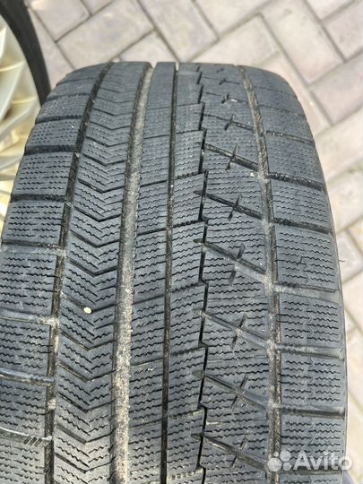 Bridgestone blizzak vrx 225/50 r17 на дисках BMW