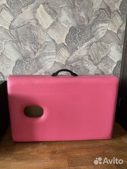 Кушетка косметологическая. Стол массажный