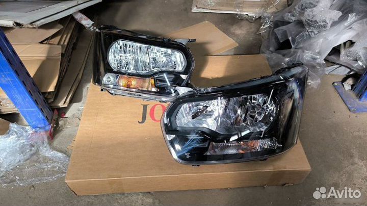 Фара правая Ford Transit 2014-2023