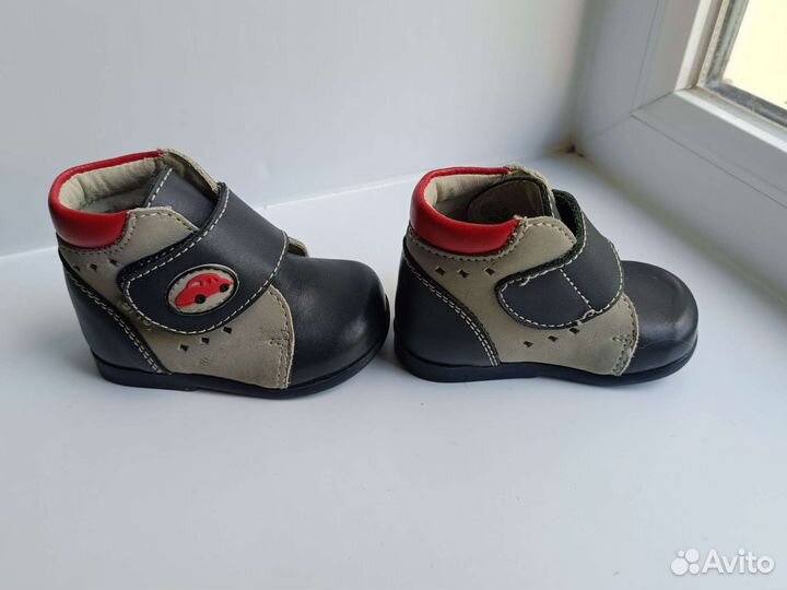 Детские ботинки 