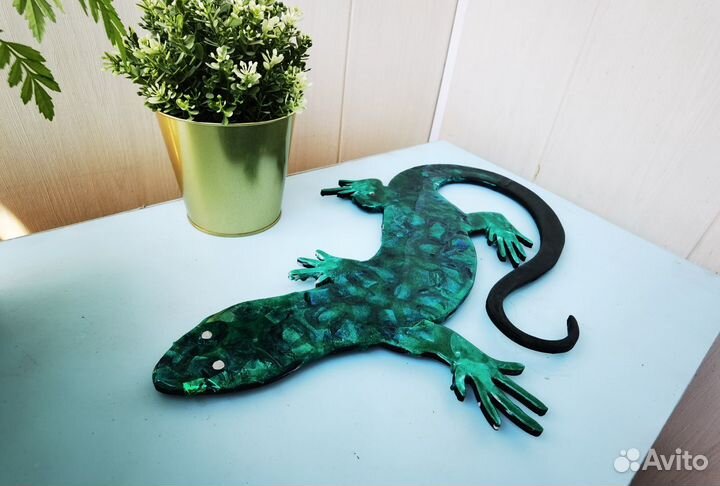 Ящерица из эпоксидной смолы