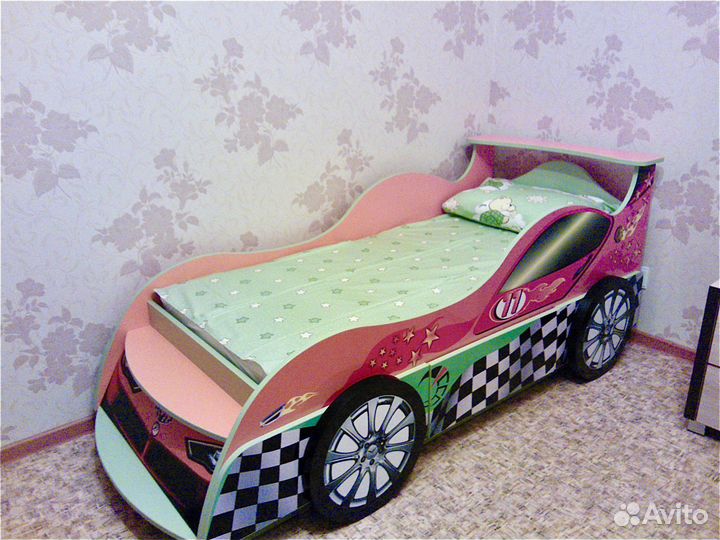 Детская кровать-машина