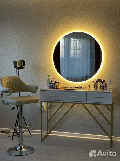 Модель на макияж