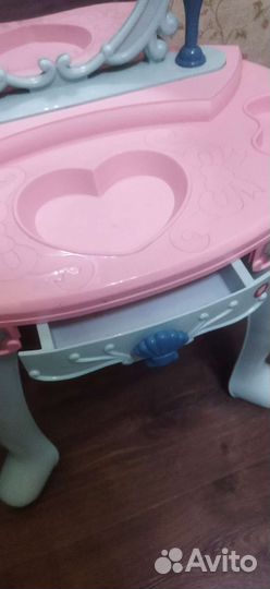 Трюмо с зеркалом