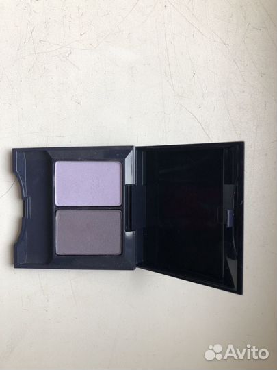 Тени для век и накладные ногти