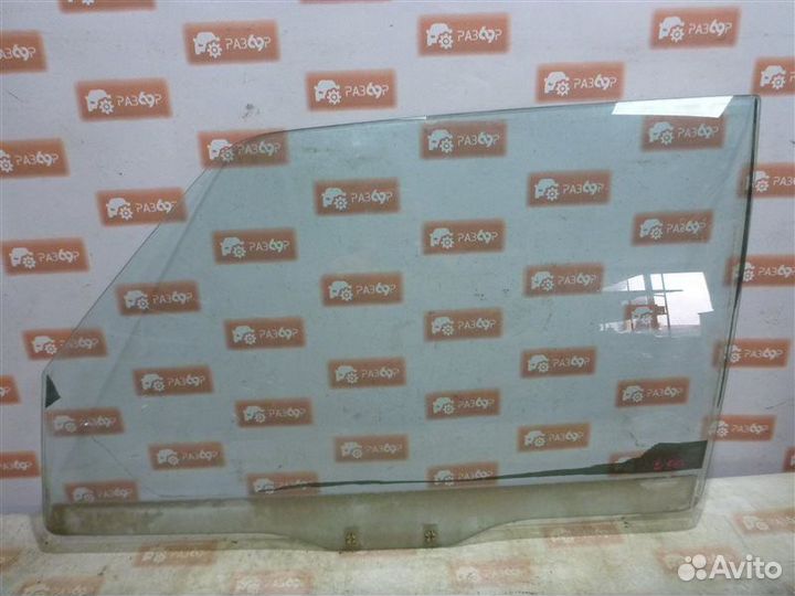 Стекло двери переднее левое Mitsubishi Pajero V25W