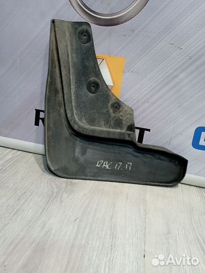 Брызговик передний Renault duster Прав