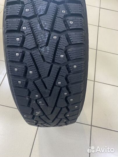 Pirelli Ice Zero 215/60 R16 99T