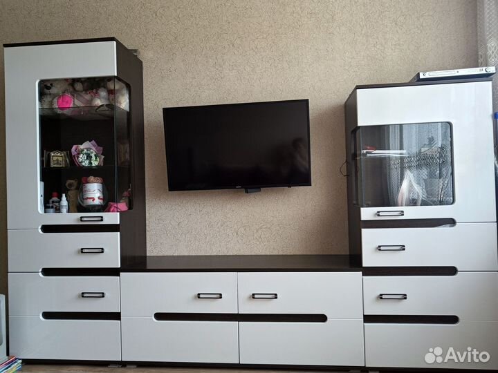 Стенка в гостиную