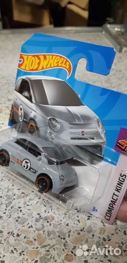 Модель Hot Wheels Fiat 500e 2/5 Compact Kings