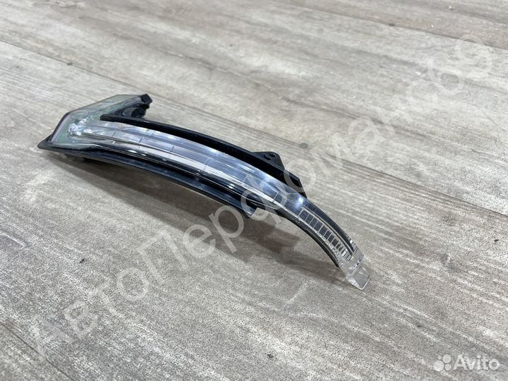 Поворотник левого зеркала Audi A3 A4 A5 A6 A8 Q3