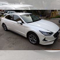 Hyundai Sonata 2.0 AT, 2020, 58 000 км, с пробегом, цена 2 290 000 руб.