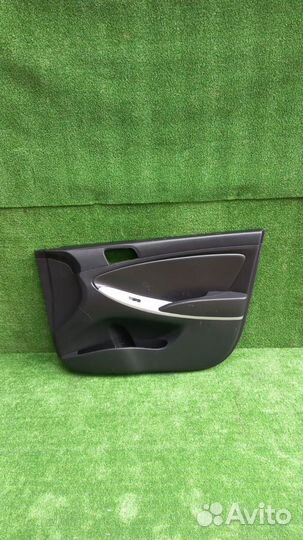 Обшивка двери передней правой Hyundai Solaris