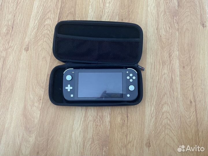 Nintendo switch lite с играми+microSD на 128GB