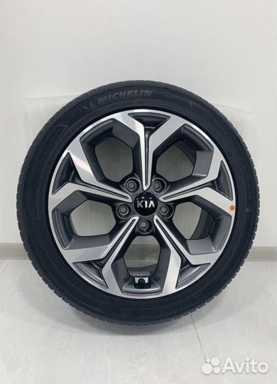 Новые оригинальные Kia Ceed, Michelin 225/45 R17