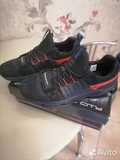 Adidas мужские кроссовки новые