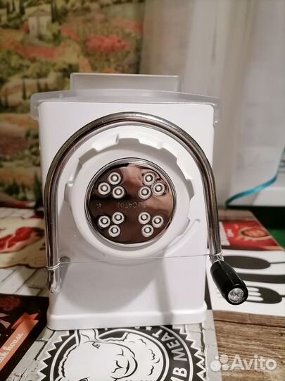 Ручной макаронный пресс - машина для макарон Marca