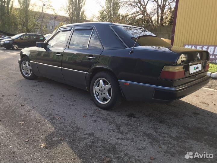 Mercedes-Benz W124 2.3 AT, 1990, 250 000 км