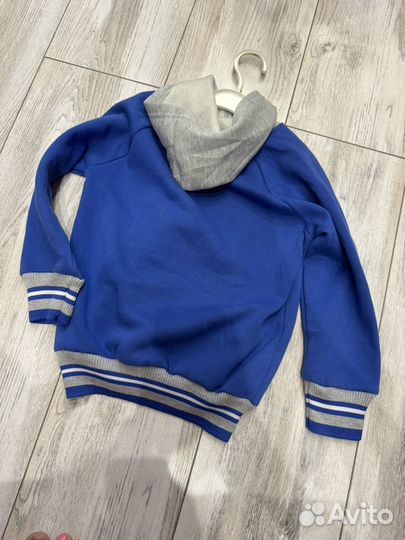 Кофта для мальчика на замке новая