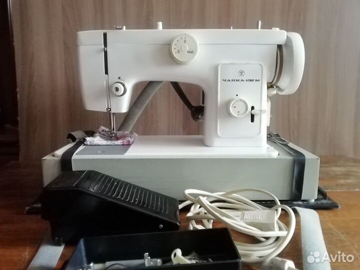 Швейная машинка Чайка 132 М в чехле