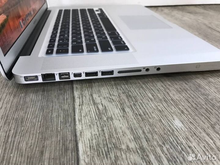 Ноутбук Apple MacBook Pro 15 Early 2011 (14)