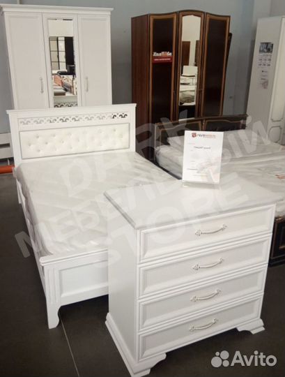 Спальный гарнитур