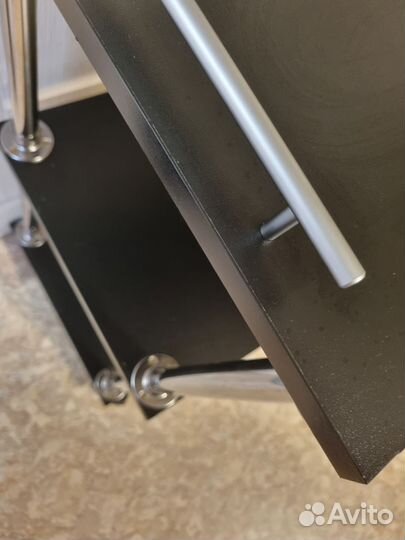 Тележка, этажерка на колёсах