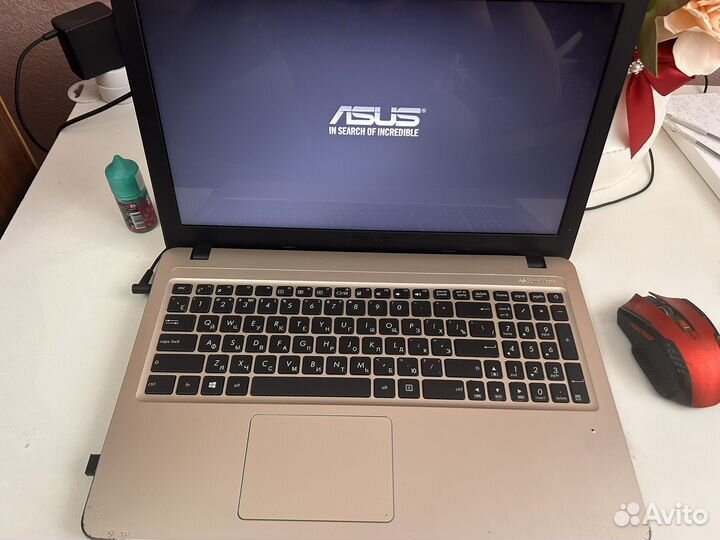 Ноутбук asus
